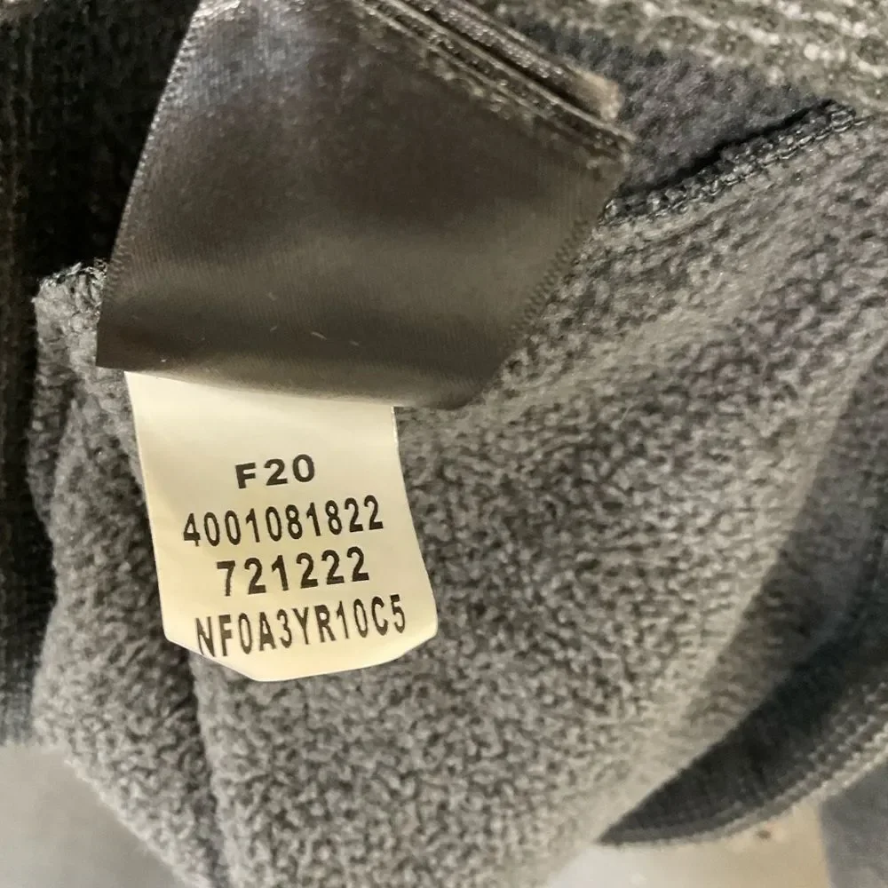 The North Face Men's Gray Fleece Long Sleeve 1/4 Zip Jacket Size M